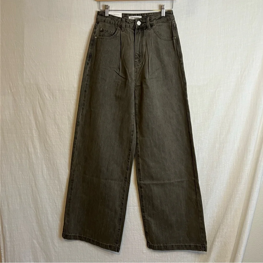 NWT WeWoreWhat High Rise Pleated Wide Leg Slouchy Pants in Stone Wash SZ…
